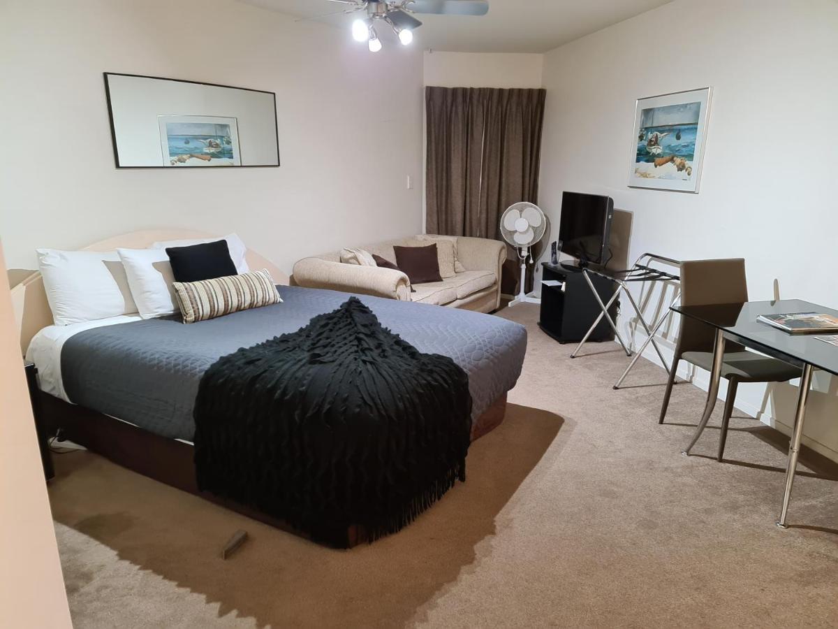 Oceanside Resort Internal Ground Floor Studio Unit Privately Owned In Mt Maunganui No External Window Or Air Conditioning Mount Maunganui Exteriér fotografie